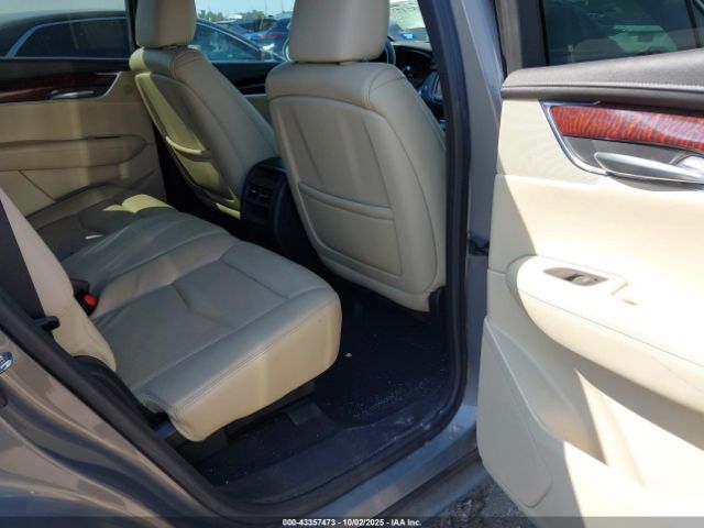 2018 CADILLAC XT5 1GYKNCRS4JZ140589 Photo 7