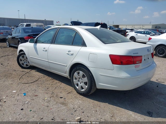 2010 HYUNDAI SONATA 5NPET4AC0AH593683 Photo 2