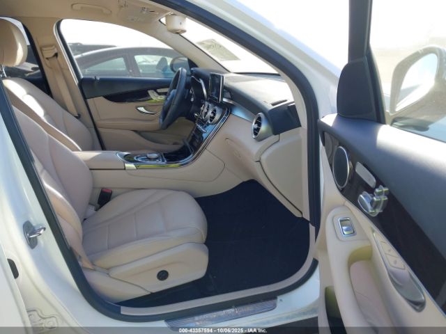 2017 MERCEDES-BENZ GLC 300 WDC0G4KB2HV012242 Photo 4