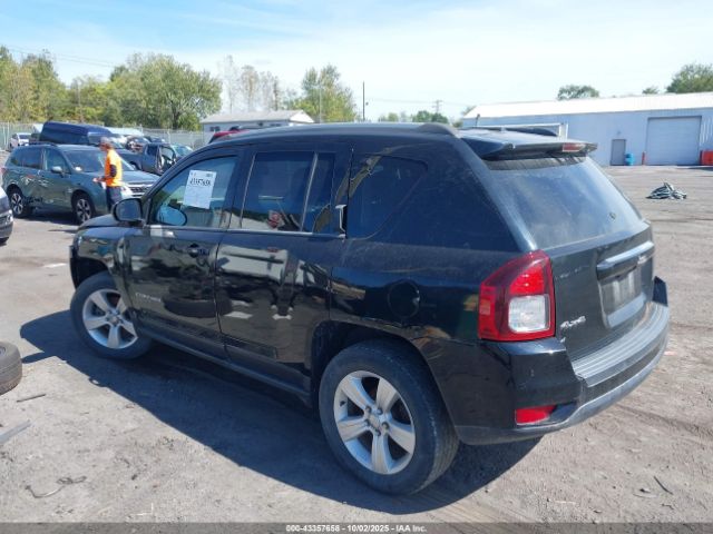 2015 JEEP COMPASS 1C4NJDEBXFD258161 Photo 2