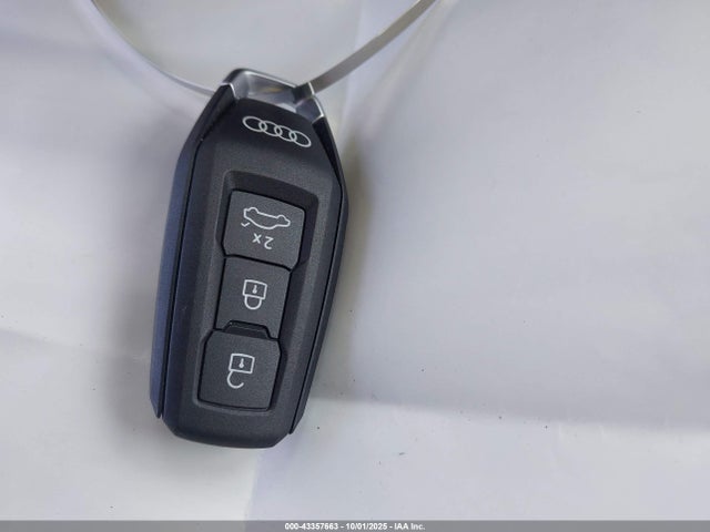 2025 AUDI A6 E-TRON WAU2CAGH4SA018724 Photo 10