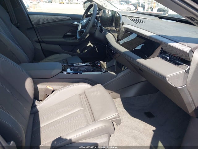 2025 AUDI A6 E-TRON WAU2CAGH4SA018724 Photo 4