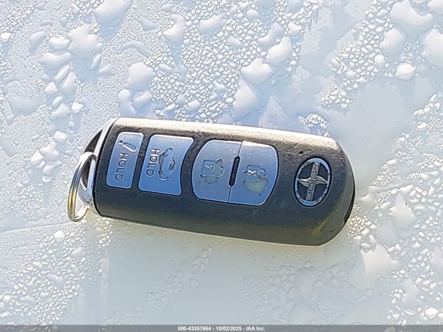 3MYDLBZV7GY127767 Scion p5v
