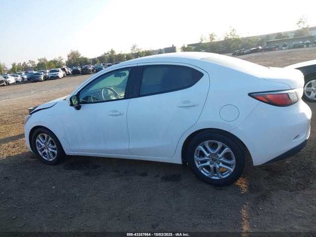 3MYDLBZV7GY127767 Scion p5v