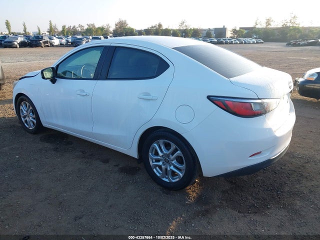 3MYDLBZV7GY127767 Scion p5v