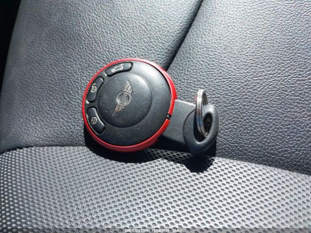 2011 MINI COOPER WMWSU3C5XBT252908 Photo 10