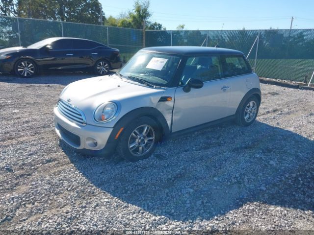 2011 MINI COOPER WMWSU3C5XBT252908 Photo 1