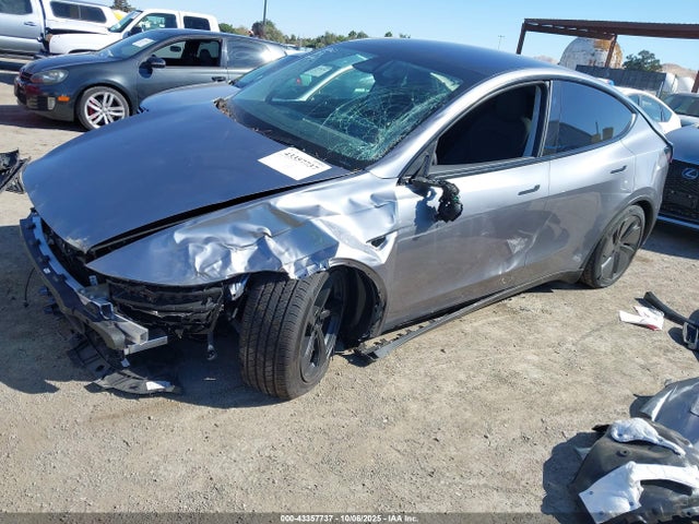 Продажа на аукционе авто 2026 Tesla Model Y Long Range Dual Motor All-wheel Drive, vin: 7SAYGDED2TF422250, номер лота: 43357737