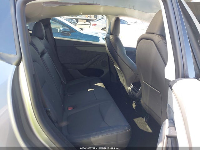 Продажа на аукционе авто 2026 Tesla Model Y Long Range Dual Motor All-wheel Drive, vin: 7SAYGDED2TF422250, номер лота: 43357737