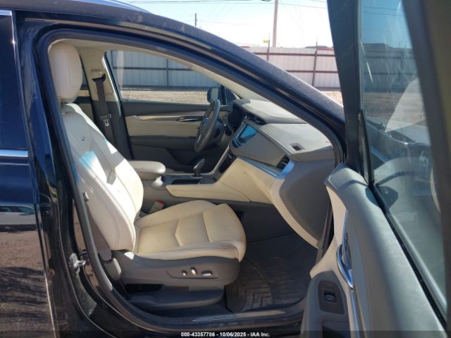2017 CADILLAC XT5 1GYKNBRS8HZ134718 Photo 4