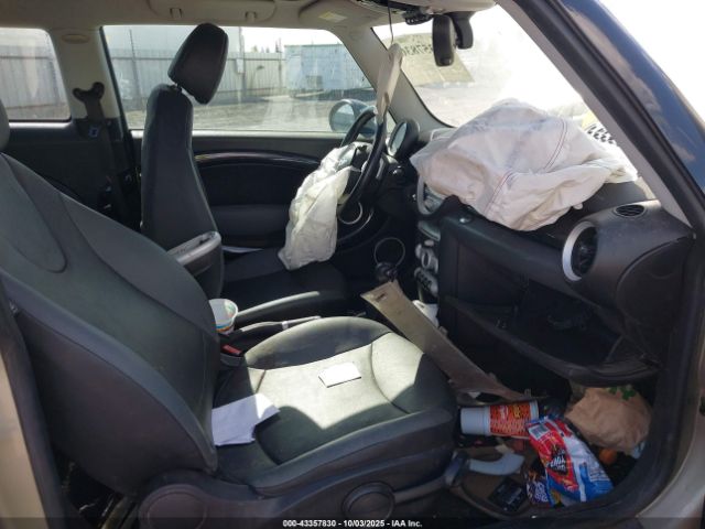 2009 MINI COOPER WMWMF33549TT69655 Photo 4