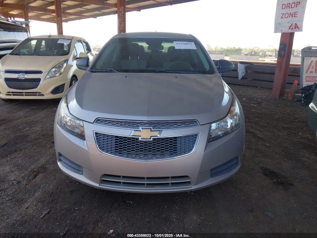 1G1PA5SH5E7426673 Chevrolet luw