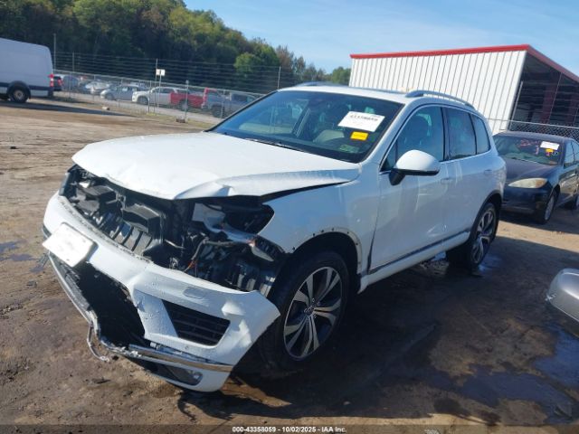 2017 VOLKSWAGEN TOUAREG WVGRF7BP7HD001784 Photo 1