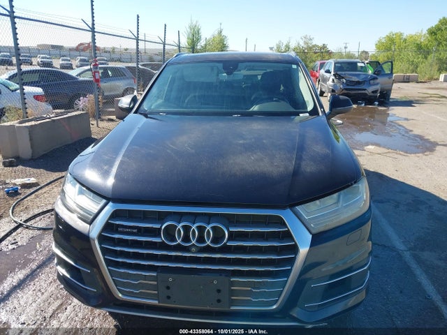 WA1LAAF73HD004658 Audi 2017