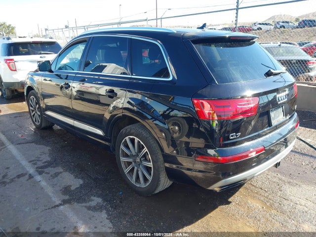 2017 AUDI Q7 WA1LAAF73HD004658 Photo 2