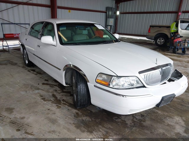 2009 LINCOLN TOWN CAR 2LNHM82V99X629149