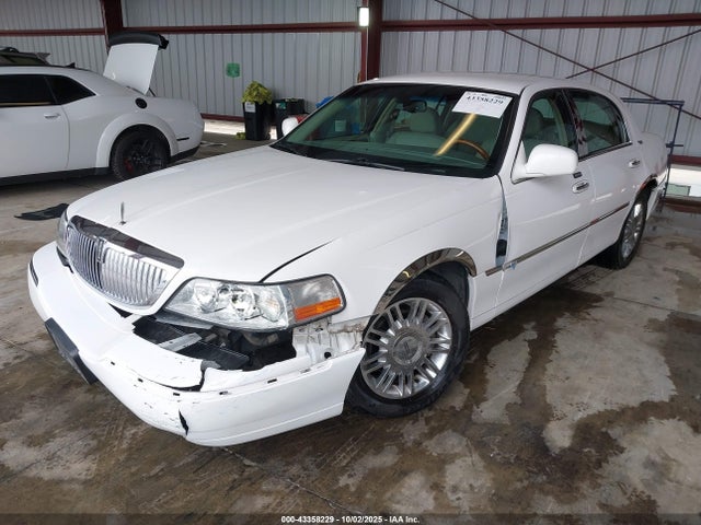 2009 LINCOLN TOWN CAR 2LNHM82V99X629149 Photo 1