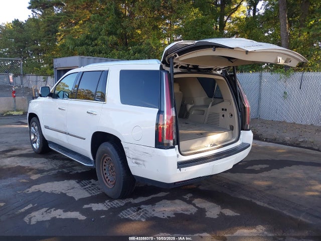 2018 CADILLAC ESCALADE 1GYS4BKJ9JR124838 Photo 2