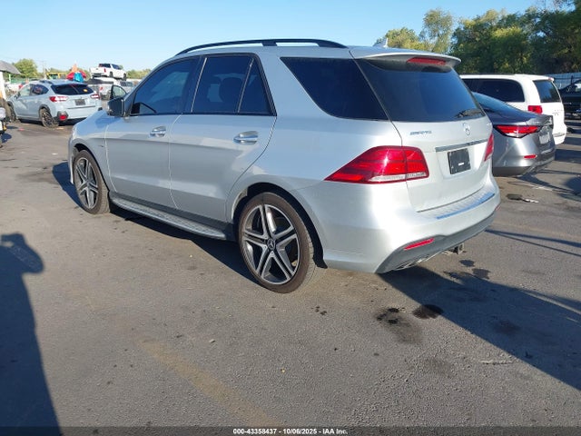 2017 MERCEDES-BENZ AMG GLE 43 4JGDA6EB3HA938880 Photo 2