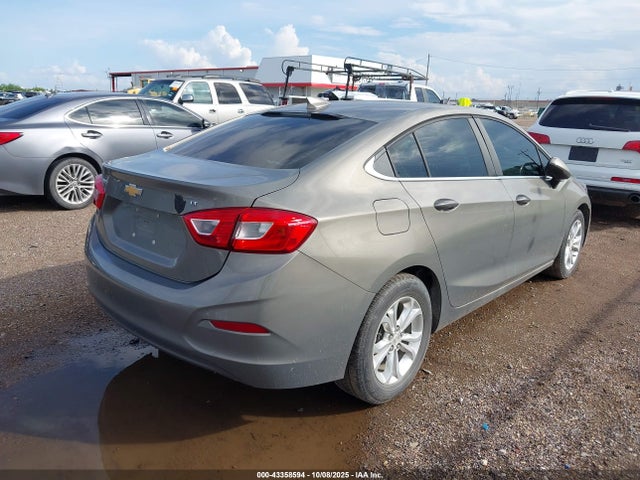 2019 CHEVROLET CRUZE 1G1BE5SM1K7116446 Photo 3