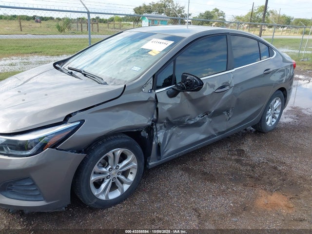 2019 CHEVROLET CRUZE 1G1BE5SM1K7116446 Photo 5