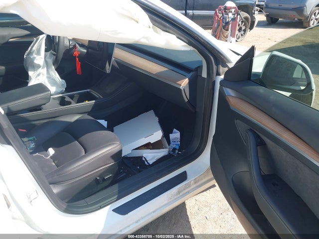 2023 TESLA MODEL 3 5YJ3E1EA9PF661415 Photo 4