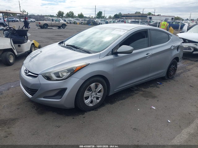 Hyundai dohc mpi nu 2016 5NPDH4AE3GH747410 Image 2