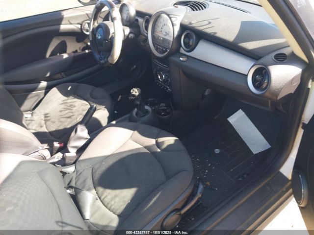 2011 MINI COOPER WMWSU3C54BT183701 Photo 4