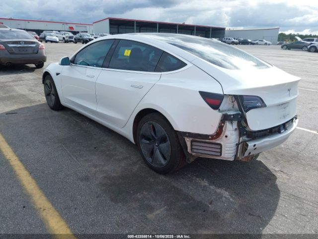 2018 TESLA MODEL 3 5YJ3E1EA6JF042228 Photo 2