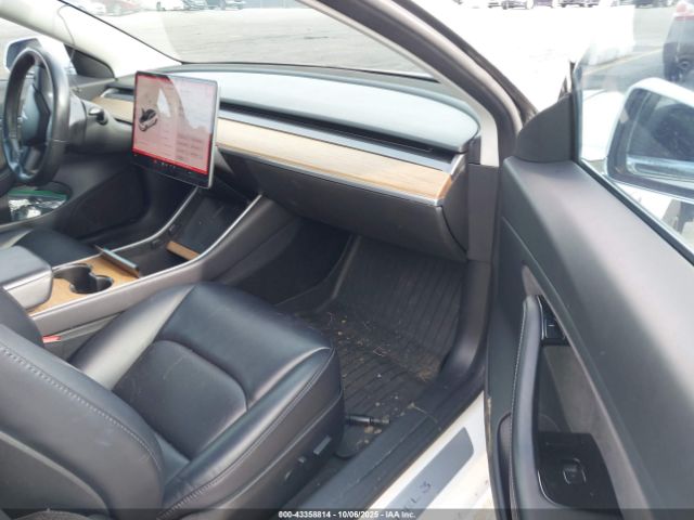 2018 TESLA MODEL 3 5YJ3E1EA6JF042228 Photo 4