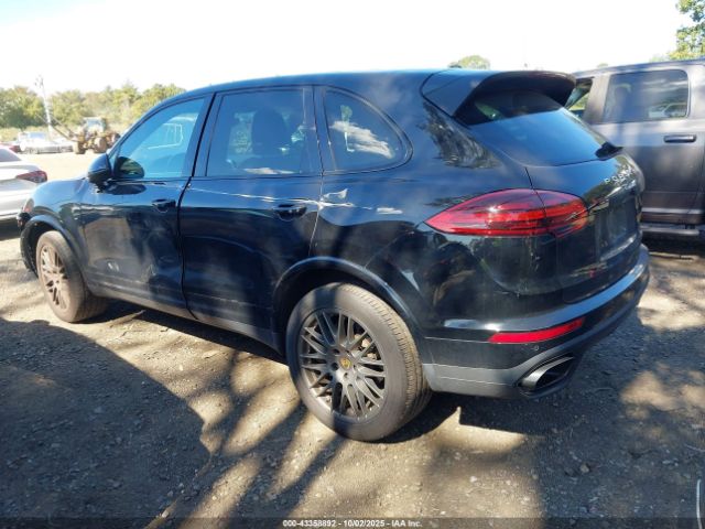 2018 PORSCHE CAYENNE WP1AA2A29JKA00547 Photo 2