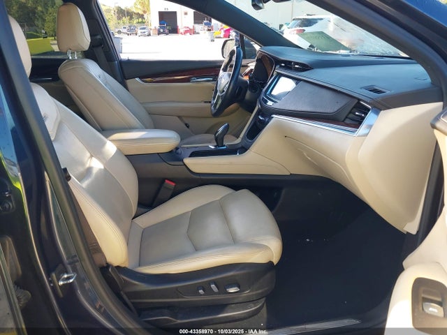 2018 CADILLAC XT5 1GYKNCRS7JZ140179 Photo 4