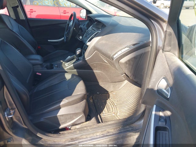 43359090 :رقم المزاد ، 1FADP3F23DL131828 vin ، 2013 Ford Focus Se مزاد بيع
