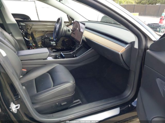 2019 TESLA MODEL 3 5YJ3E1EA1KF193379 Photo 4