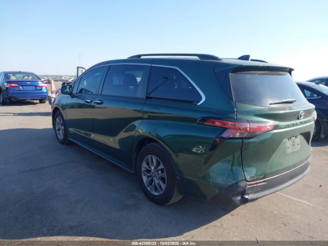 2021 TOYOTA SIENNA 5TDJRKEC0MS017439 Photo 2