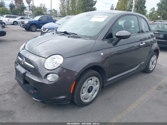 Fiat 500 2015 3C3CFFGE8FT681556 Image 2