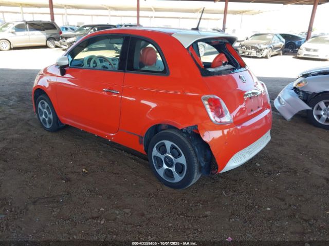2015 FIAT 500E 3C3CFFGE2FT570243 Photo 2