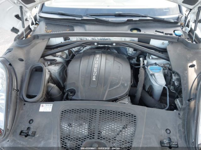 2017 PORSCHE MACAN WP1AA2A5XHLB00333 Photo 9