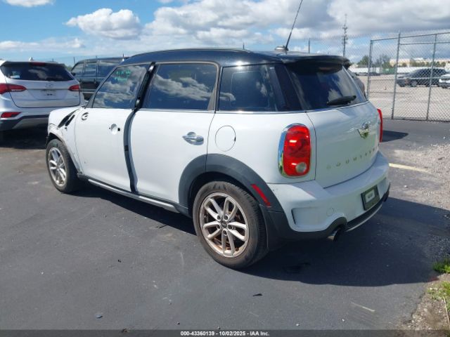 2015 MINI COUNTRYMAN WMWZC5C53FWT38126 Photo 2