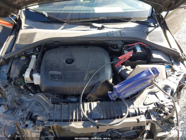 2017 VOLVO S60 INSCRIPTION LYV402HM1HB126502 Photo 9