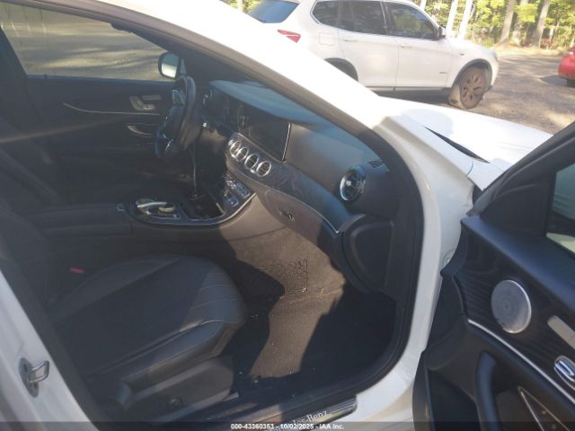 2019 MERCEDES-BENZ E 300 WDDZF4KB3KA553241 Photo 4