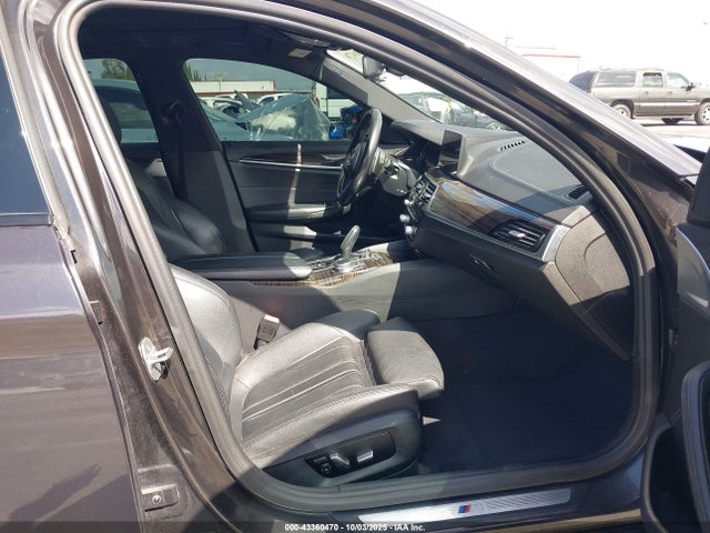 WBAJE5C30HG913530 BMW 540I