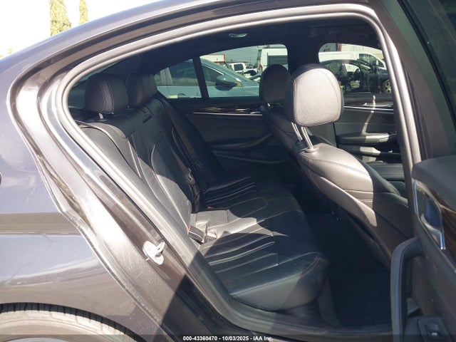 WBAJE5C30HG913530 BMW 540I