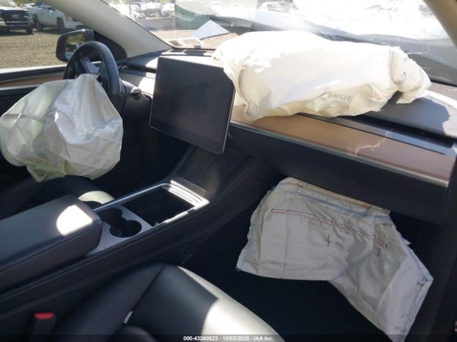 2023 TESLA MODEL Y 7SAYGAEE1PF614501 Photo 4