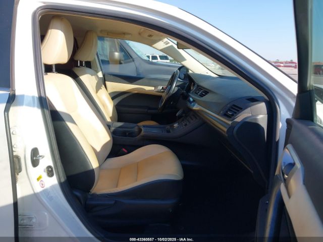 2016 LEXUS CT 200H JTHKD5BH6G2273213 Photo 4