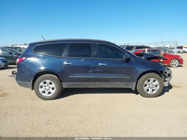 Продажа на аукционе авто 2017 Chevrolet Traverse Ls, vin: 1GNKRFED6HJ173015, номер лота: 43360583