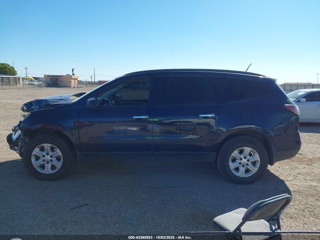 Продажа на аукционе авто 2017 Chevrolet Traverse Ls, vin: 1GNKRFED6HJ173015, номер лота: 43360583