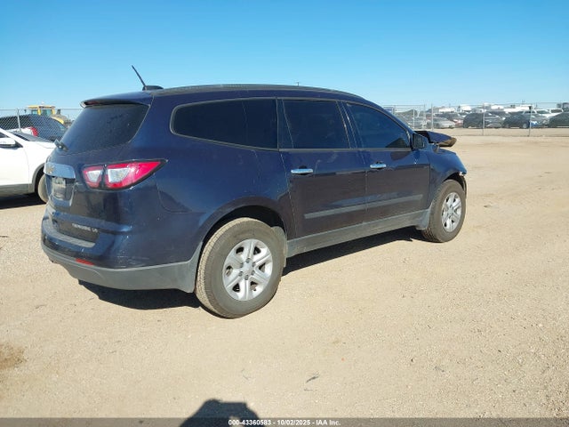 Продажа на аукционе авто 2017 Chevrolet Traverse Ls, vin: 1GNKRFED6HJ173015, номер лота: 43360583