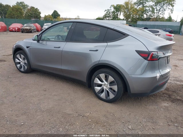 2024 TESLA MODEL Y 7SAYGDEE2RA290105 Photo 2