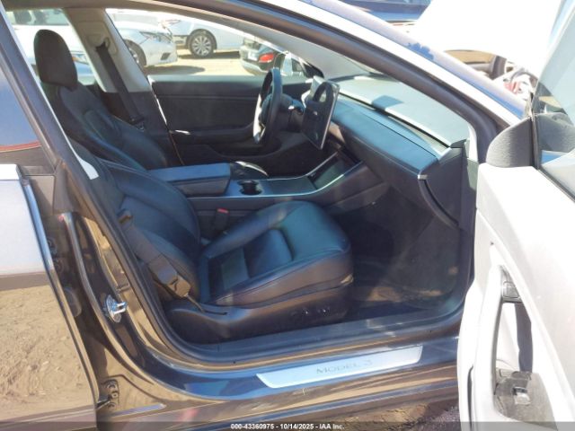 2019 TESLA MODEL 3 5YJ3E1EB8KF453608 Photo 4